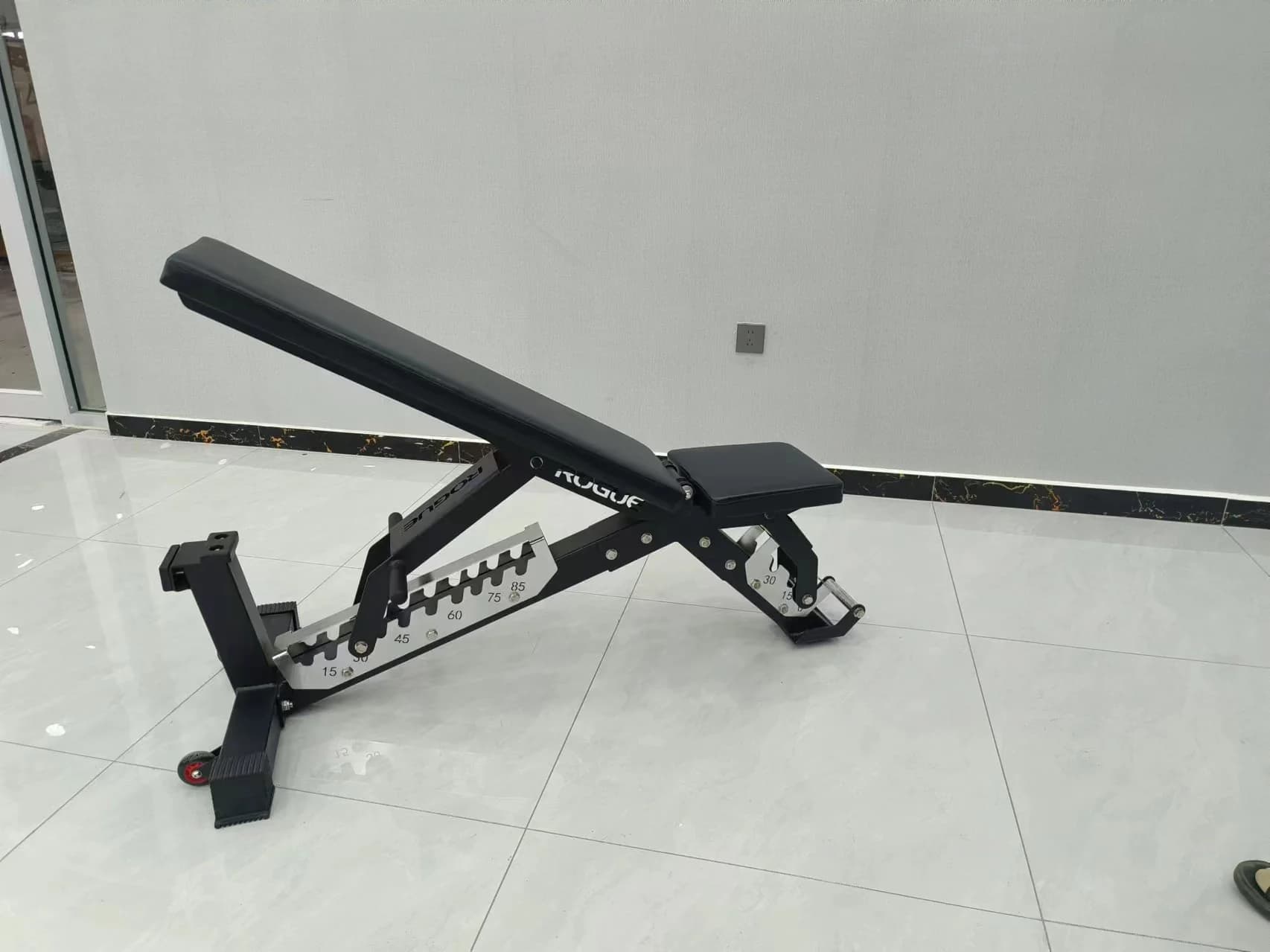 Guide acheteur : Comment choisir un banc de musculation réglable professionnel