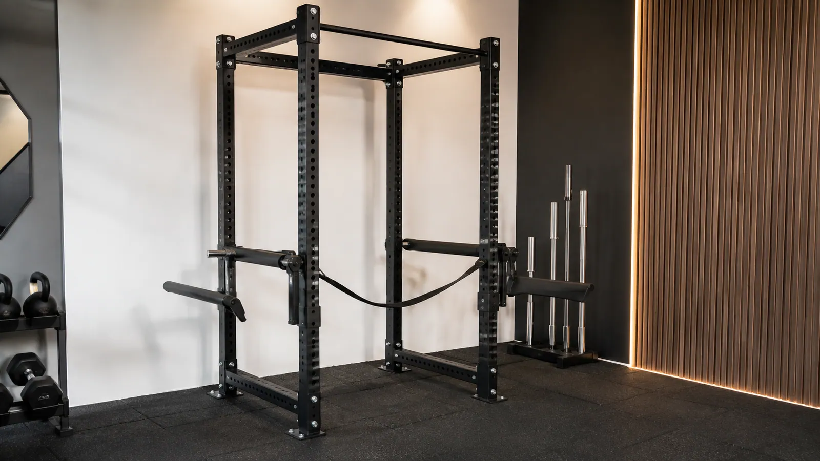 Hướng dẫn: Dây đai, thanh chốt hay tay đỡ an toàn cho power rack?