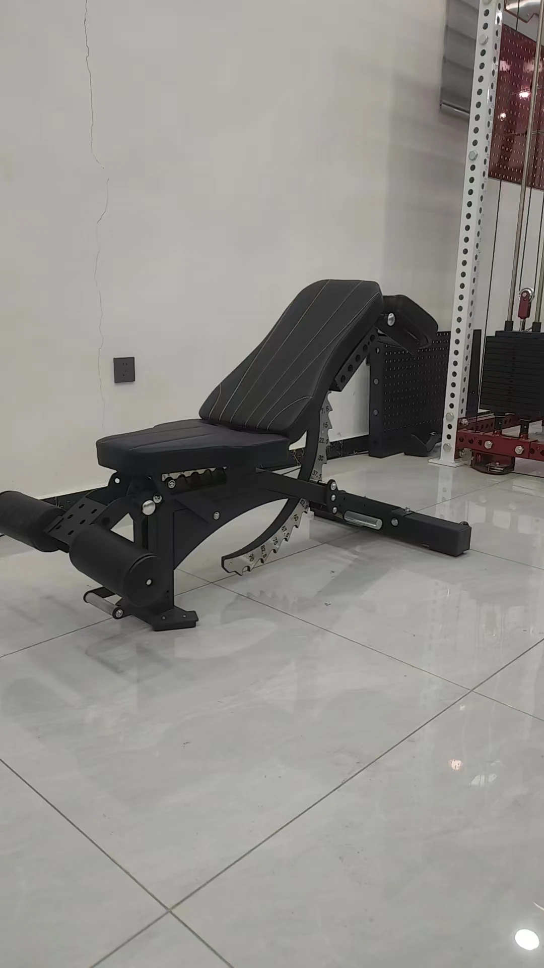 Cara memilih bangku adjustable untuk home gym dan distribusi